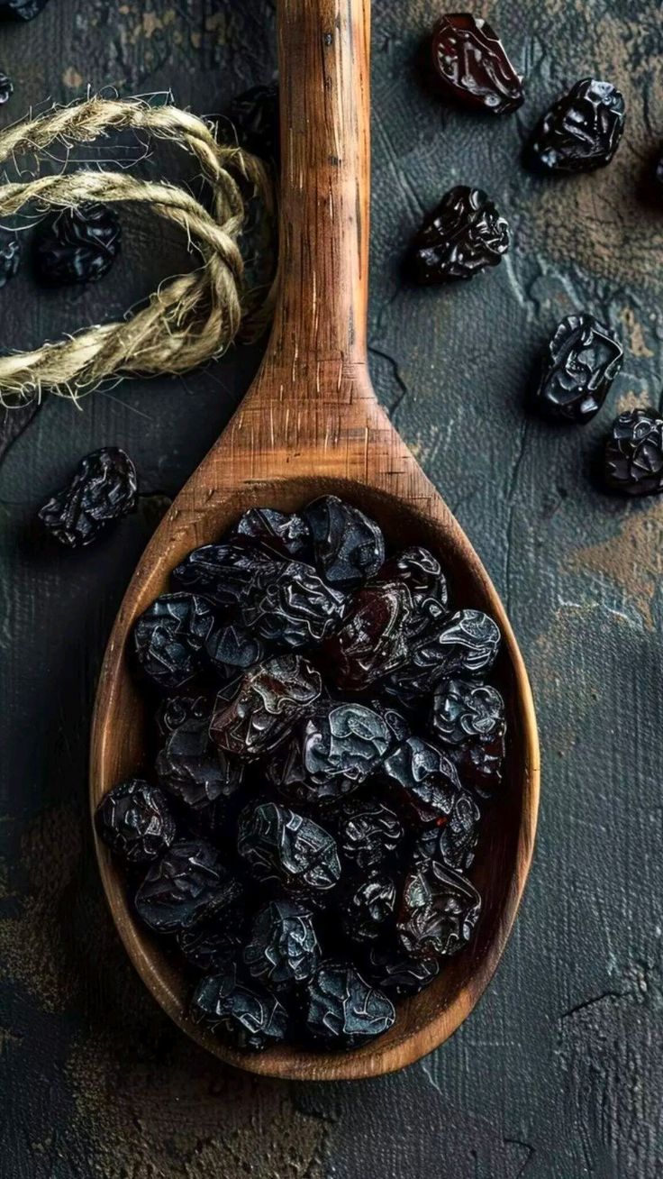 NUTZOA Premium black Raisins {unakka munthiri} – Naturally Sweet, Juicy & Nutrient Rich.