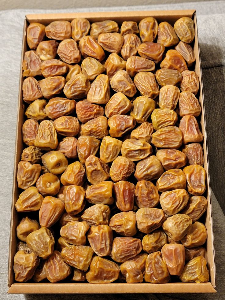 NUTZOA  Premium Sukkari  Dates {soudi}  – Authentic Saudi Arabian Sweet Dates.