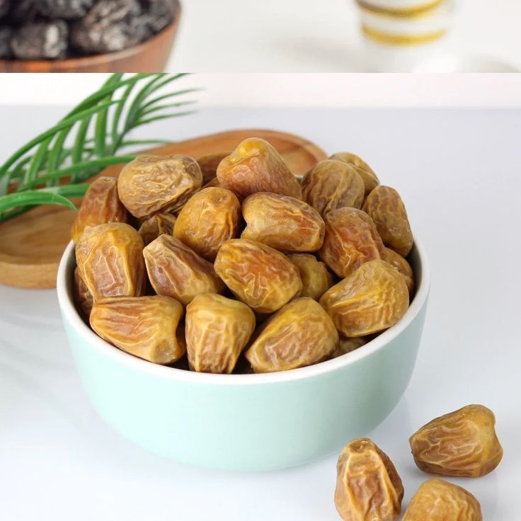 NUTZOA  Premium Sukkari  Dates {soudi}  – Authentic Saudi Arabian Sweet Dates.